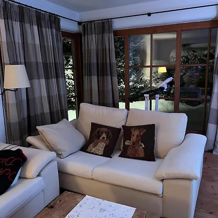 Chalet Fox Hole Hole *
